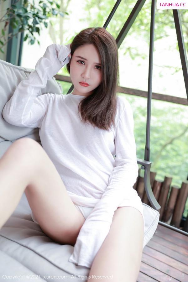 SOLO-尹菲  [XiuRen]高清写真图 2021.04.27 VOL.3353 Emily顾奈奈第4张图片
